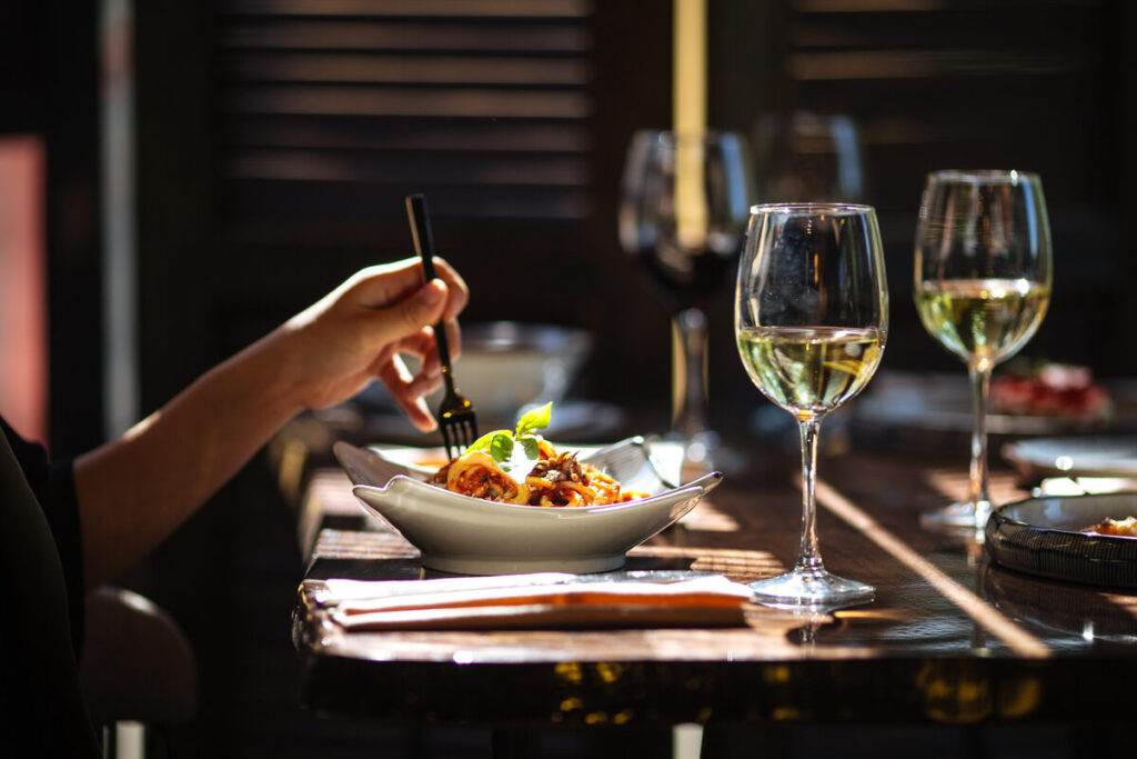 A Food Lover’s Guide to Northcrest: The Best Eats in Angola’s Hidden Gem Neighborhood